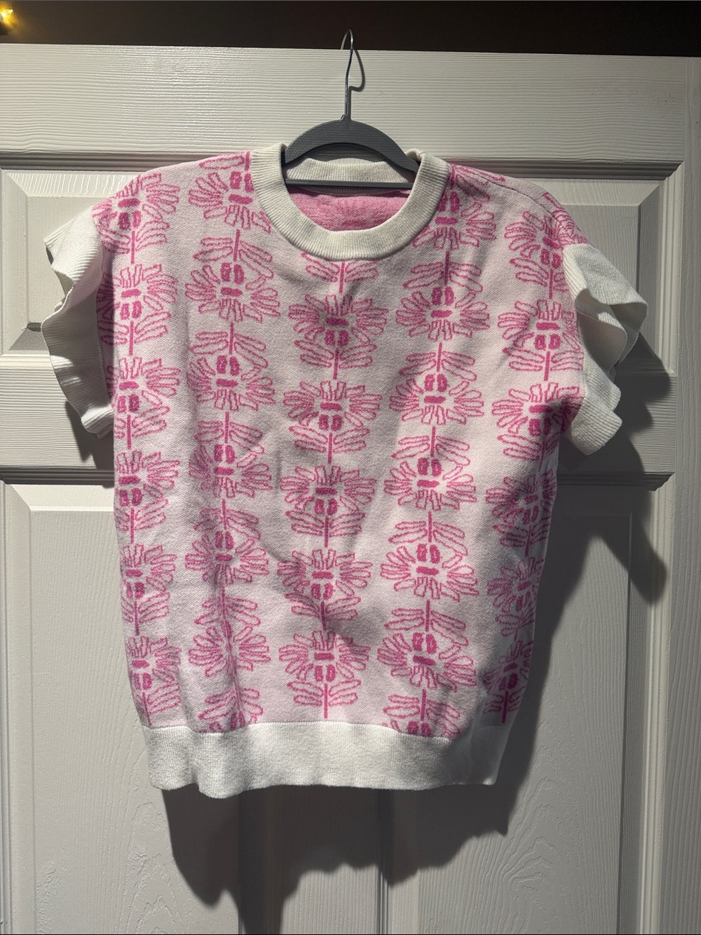 Short-Sleeve Pink Floral Knit Sweater Top